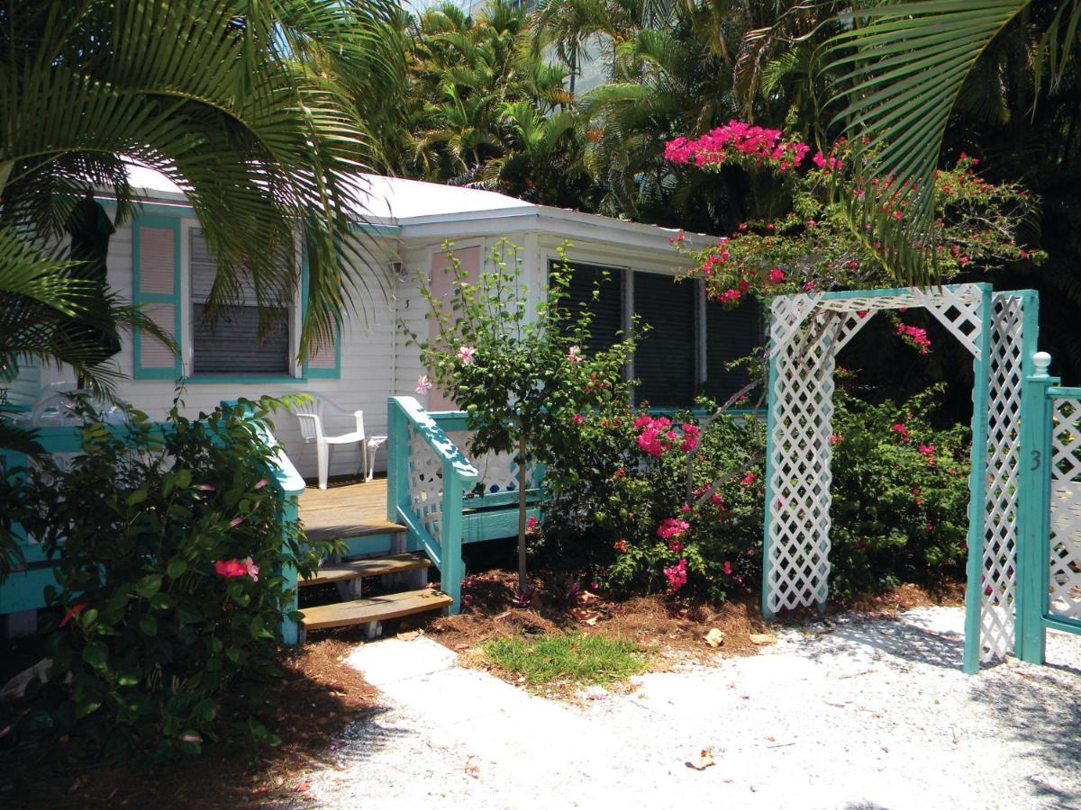 Gulf Breeze Cottages Sanibel Exterior photo