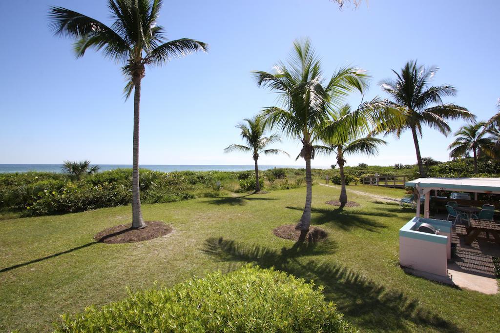 Gulf Breeze Cottages Sanibel Exterior photo