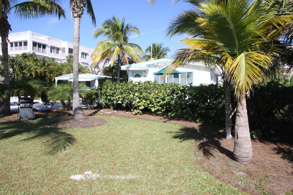 Gulf Breeze Cottages Sanibel Exterior photo